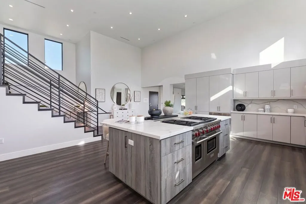 1839 Pandora Avenue Ph, Los Angeles, California 90025 home-pic-17